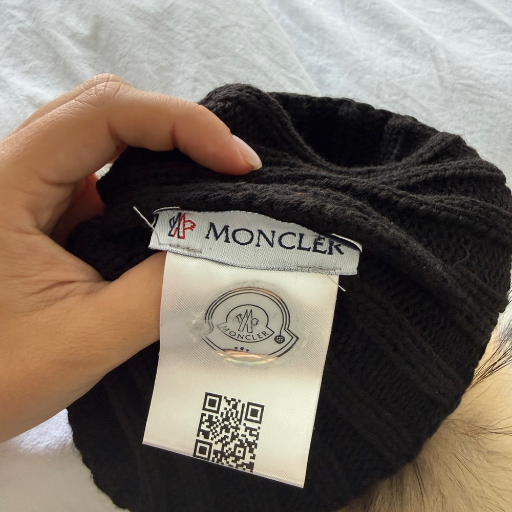 Moncler Black Beanie with Tan Fur Pom - Picture 4 of 6